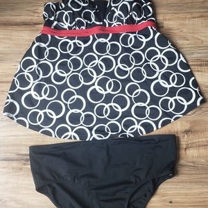 Motherhood maternity plus size two peice swimsuit 1x